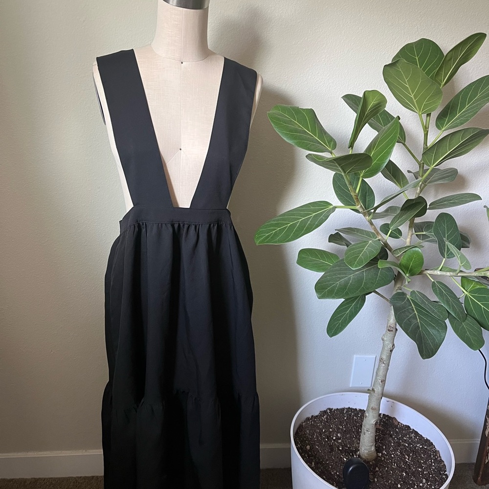 Elegant Black Apron Sleeveless Dress